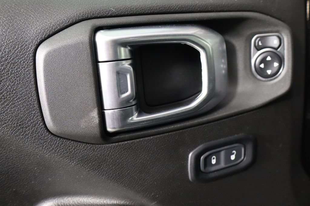 Used 2024 Jeep Wrangler Unlimited AWD/4WD image 13