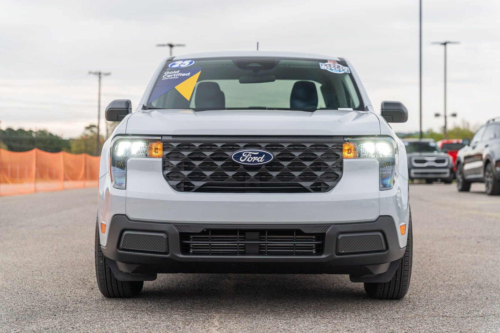 Used 2025 Ford Maverick XL w/ Equipment Group 102A image 2