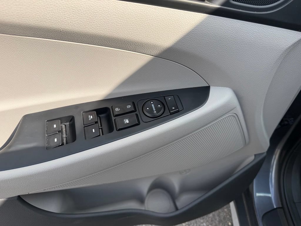 Used 2017 Hyundai Tucson SE w/ SE Popular Package 02 AWD/4WD image 18