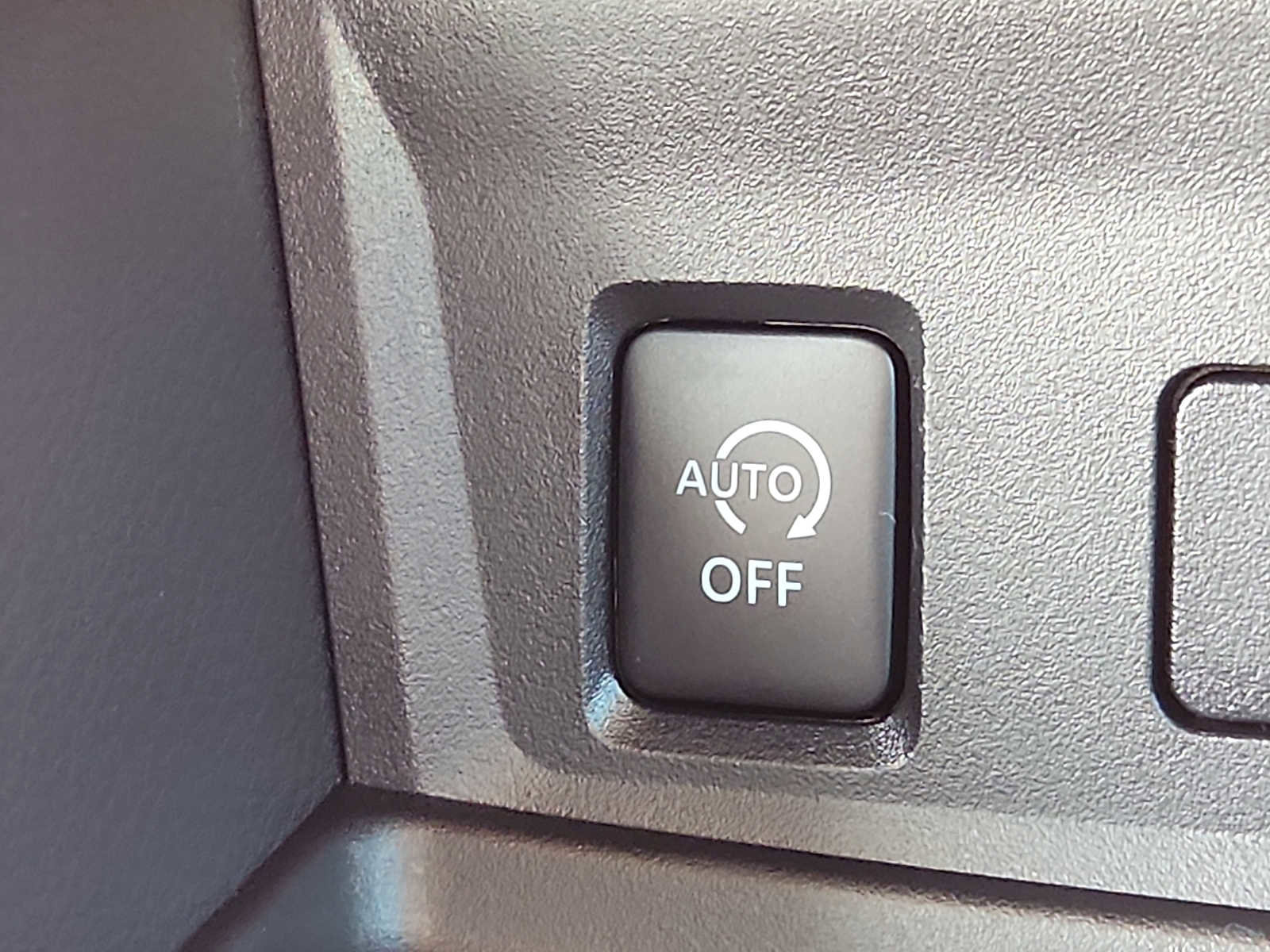 Used 2024 Nissan Sentra SR FWD image 25