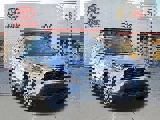 Used 2024 Toyota RAV4 XLE w/ Convenience Package image 1
