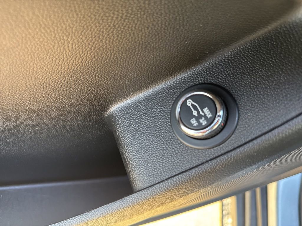 Certified 2023 Chevrolet Traverse LT w/ Midnight/Sport Edition image 37