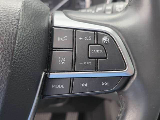 Used 2021 Toyota Highlander XLE FWD image 29