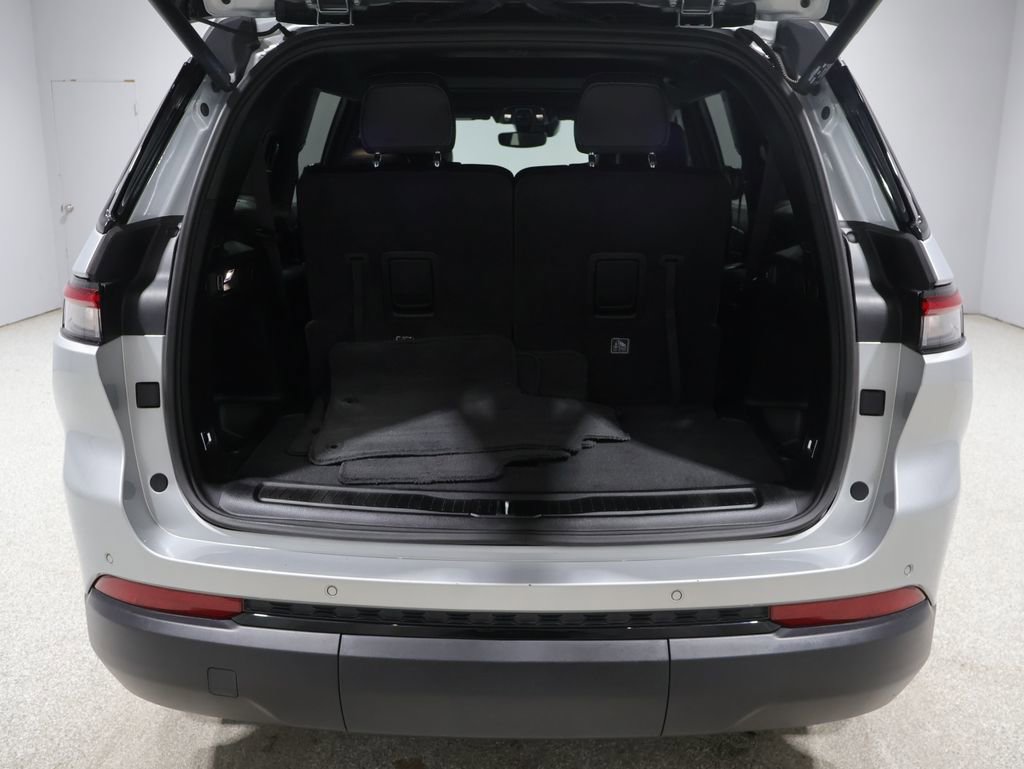 Used 2023 Jeep Grand Cherokee L Laredo AWD/4WD image 20