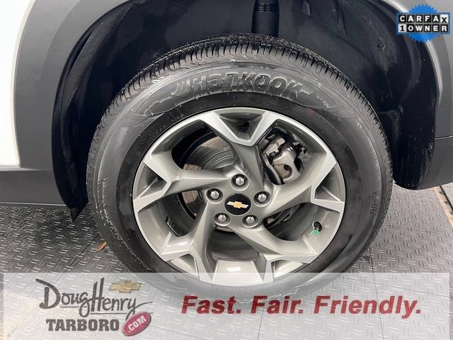 Used 2025 Chevrolet Trax LT FWD image 23