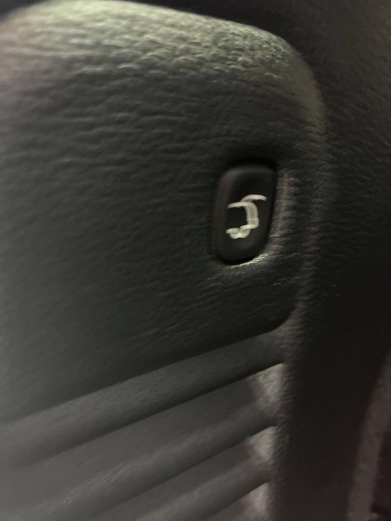 Used 2018 Jeep Grand Cherokee Altitude AWD/4WD image 34