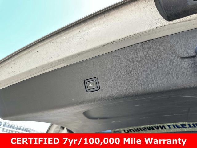 Used 2021 Chevrolet Traverse LT w/ LT Premium Package image 18