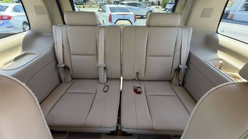 Used 2012 Cadillac Escalade Luxury RWD image 10