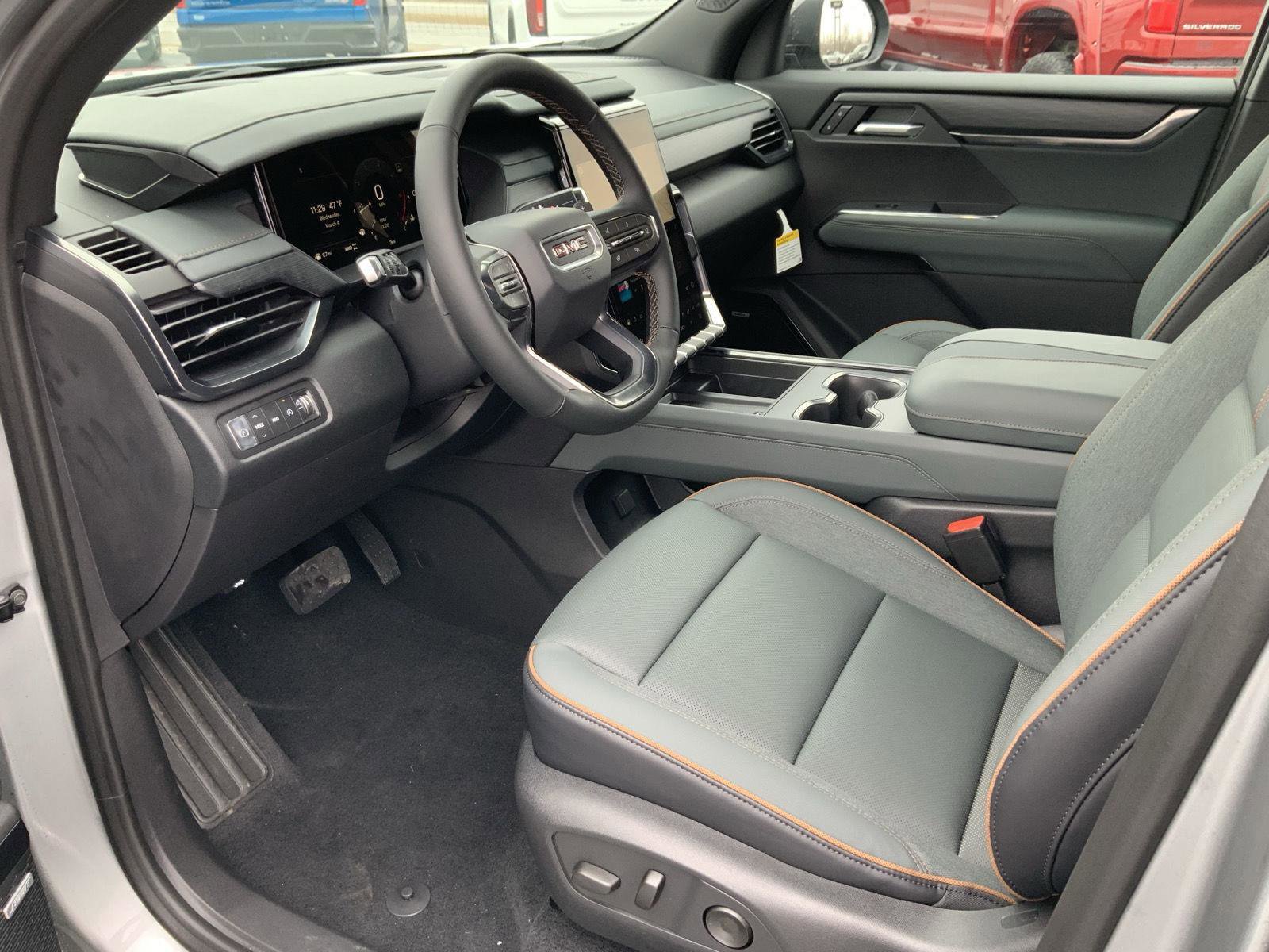 New 2026 GMC Acadia AT4 w/ Luxury Package image 32