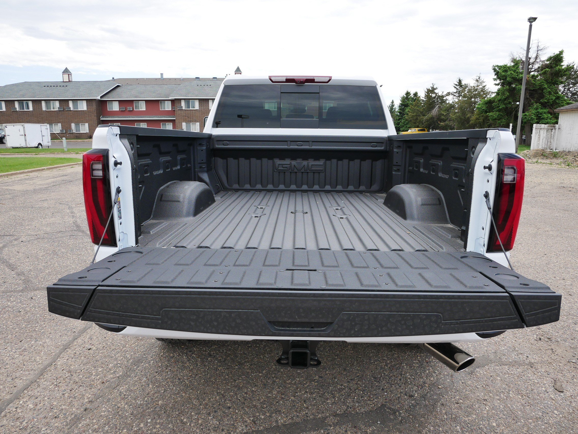 New 2026 GMC Sierra 3500 Denali w/ Denali Reserve Package AWD/4WD image 10
