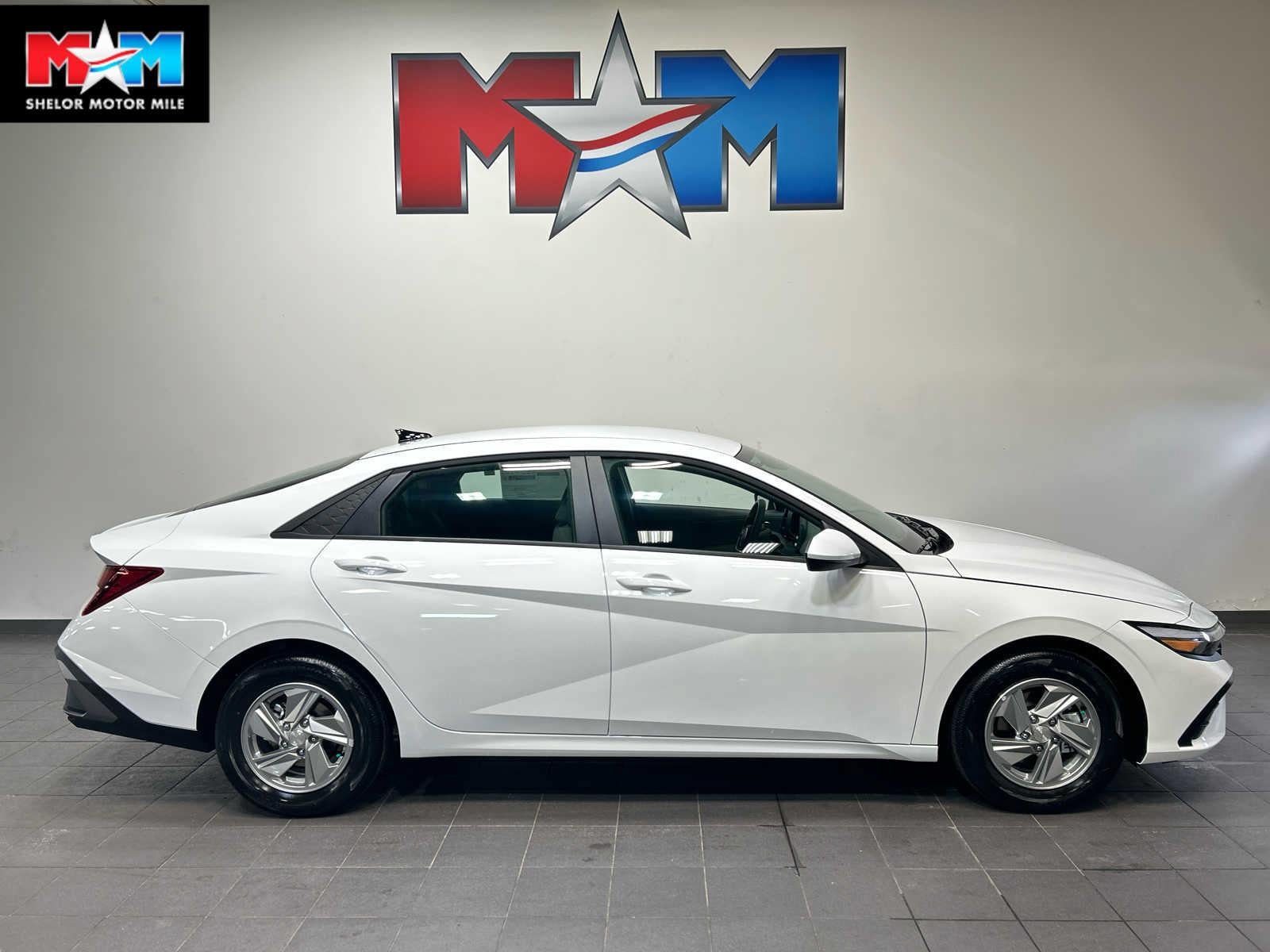 New 2026 Hyundai Elantra SE