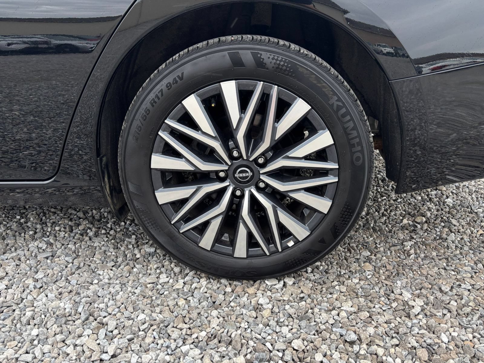 Used 2025 Nissan Altima 2.5 SV FWD image 30