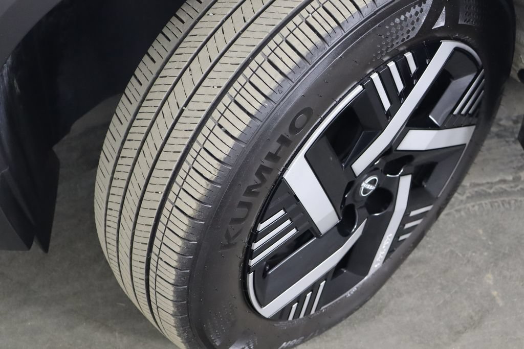 Used 2025 Nissan Kicks SV FWD image 38