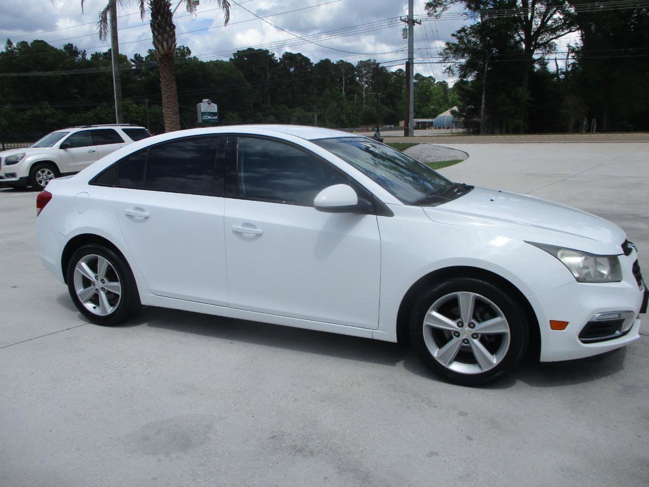Used 2015 Chevrolet Cruze LT FWD image 1