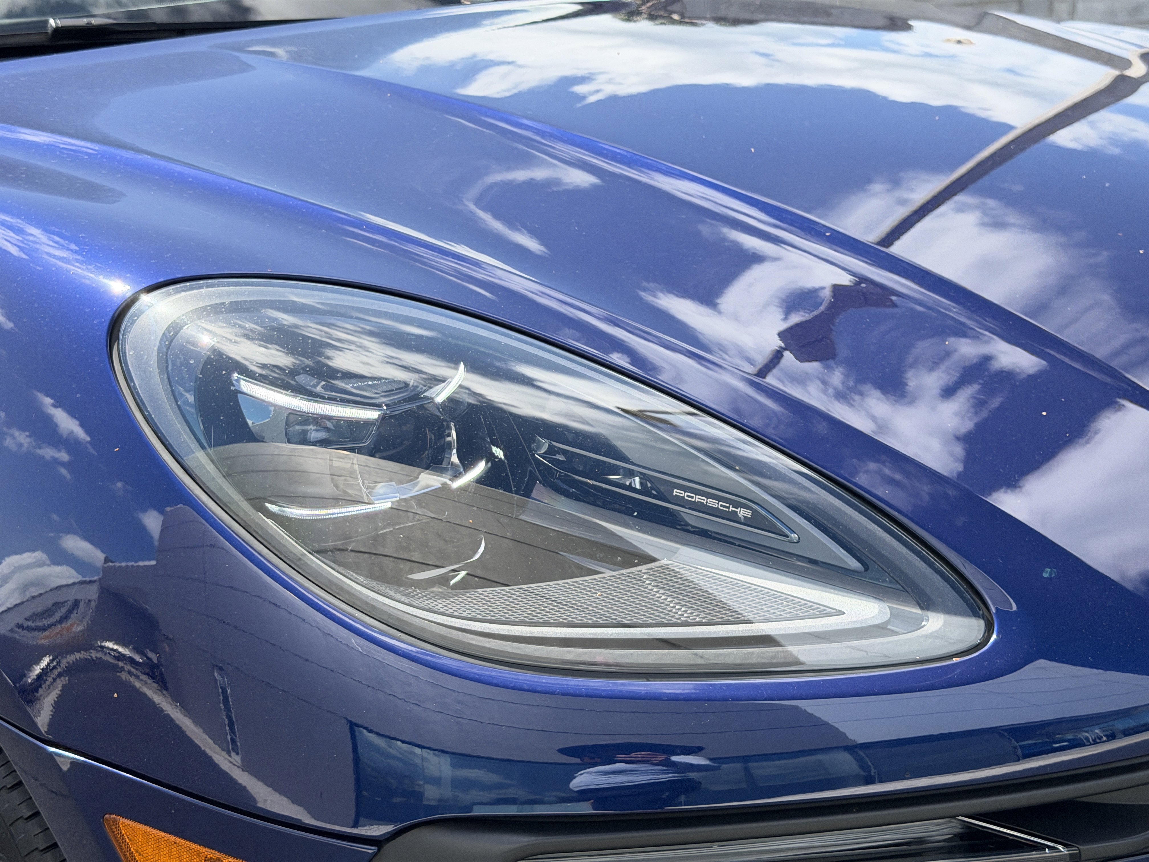 Certified 2025 Porsche Macan image 13