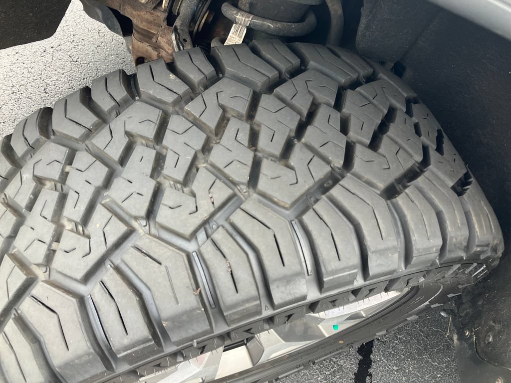 Used 2018 GMC Sierra 1500 SLT AWD/4WD image 31