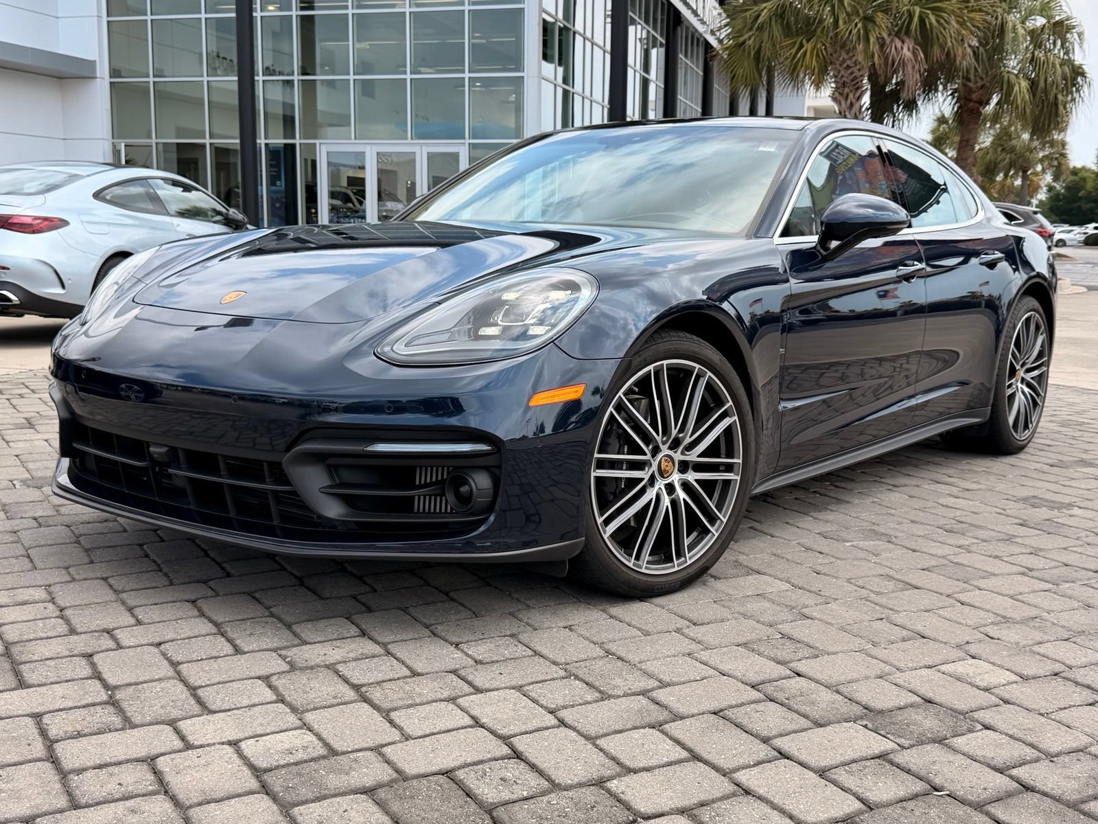 Used 2023 Porsche Panamera 4 Platinum Edition AWD/4WD image 1