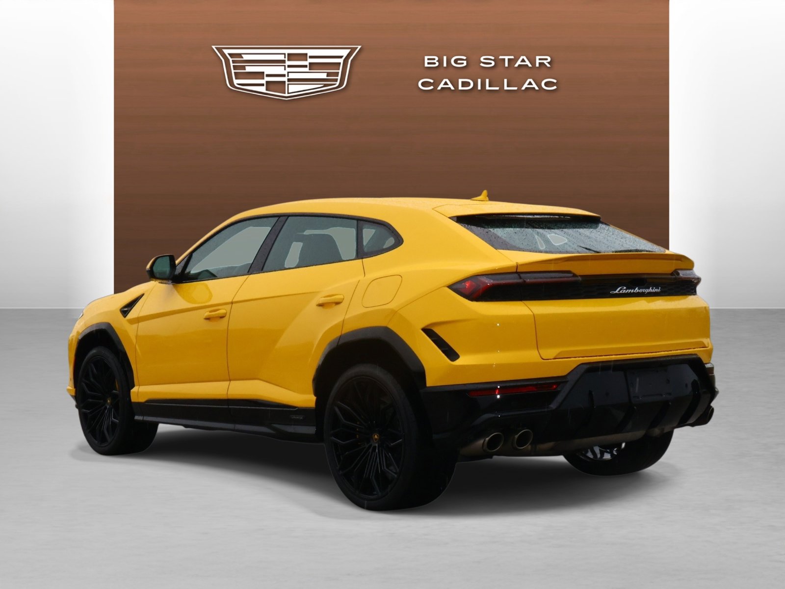 Used 2025 Lamborghini Urus SE AWD/4WD image 3