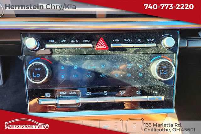 Used 2025 Hyundai Santa Fe Limited AWD/4WD image 20