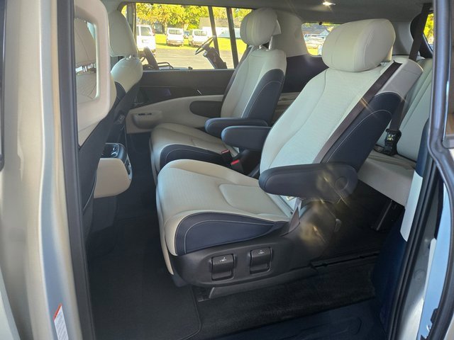 New 2025 Kia Carnival SX Prestige image 19