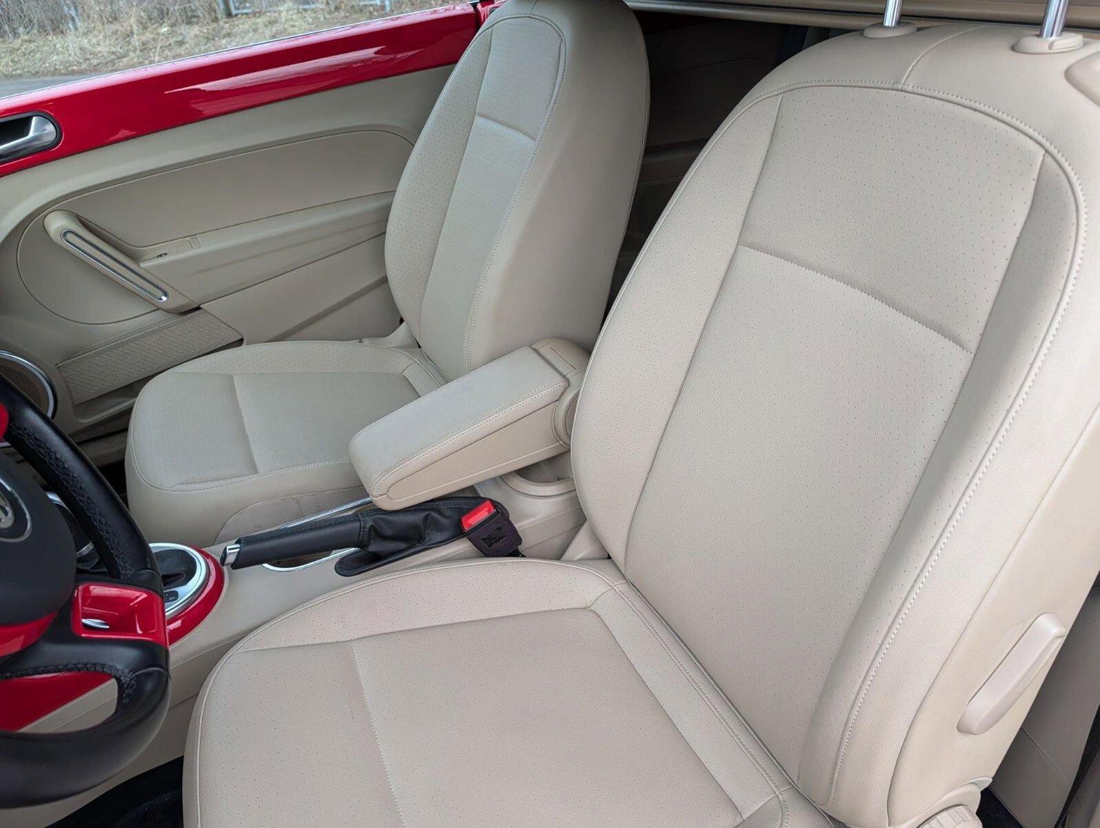 Used 2019 Volkswagen Beetle 2.0T image 16