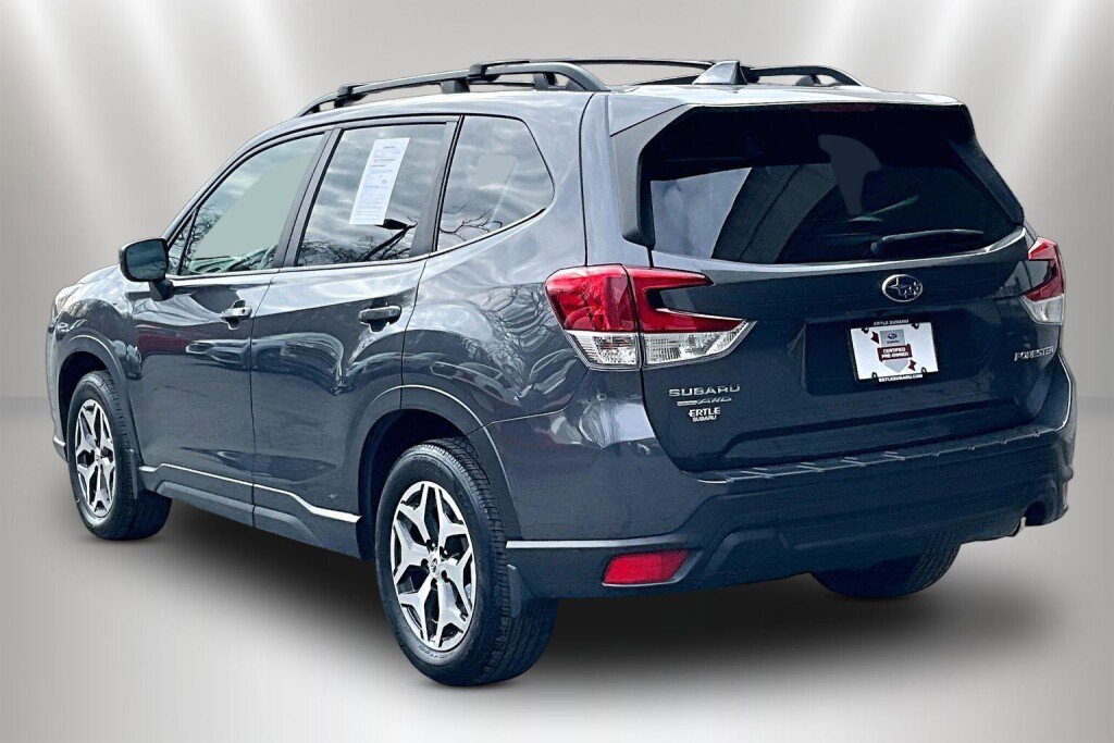 Certified 2023 Subaru Forester Premium image 4