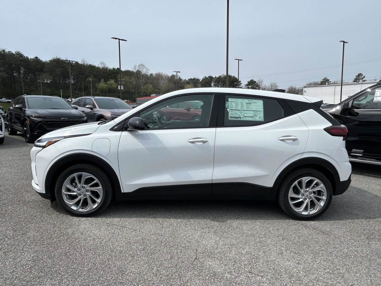 New 2027 Chevrolet Bolt LT w/ Comfort Package FWD image 6