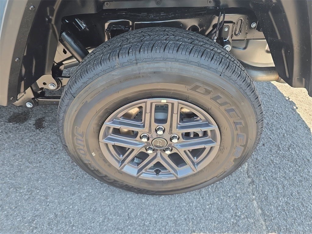 New 2025 Jeep Gladiator Sport image 28