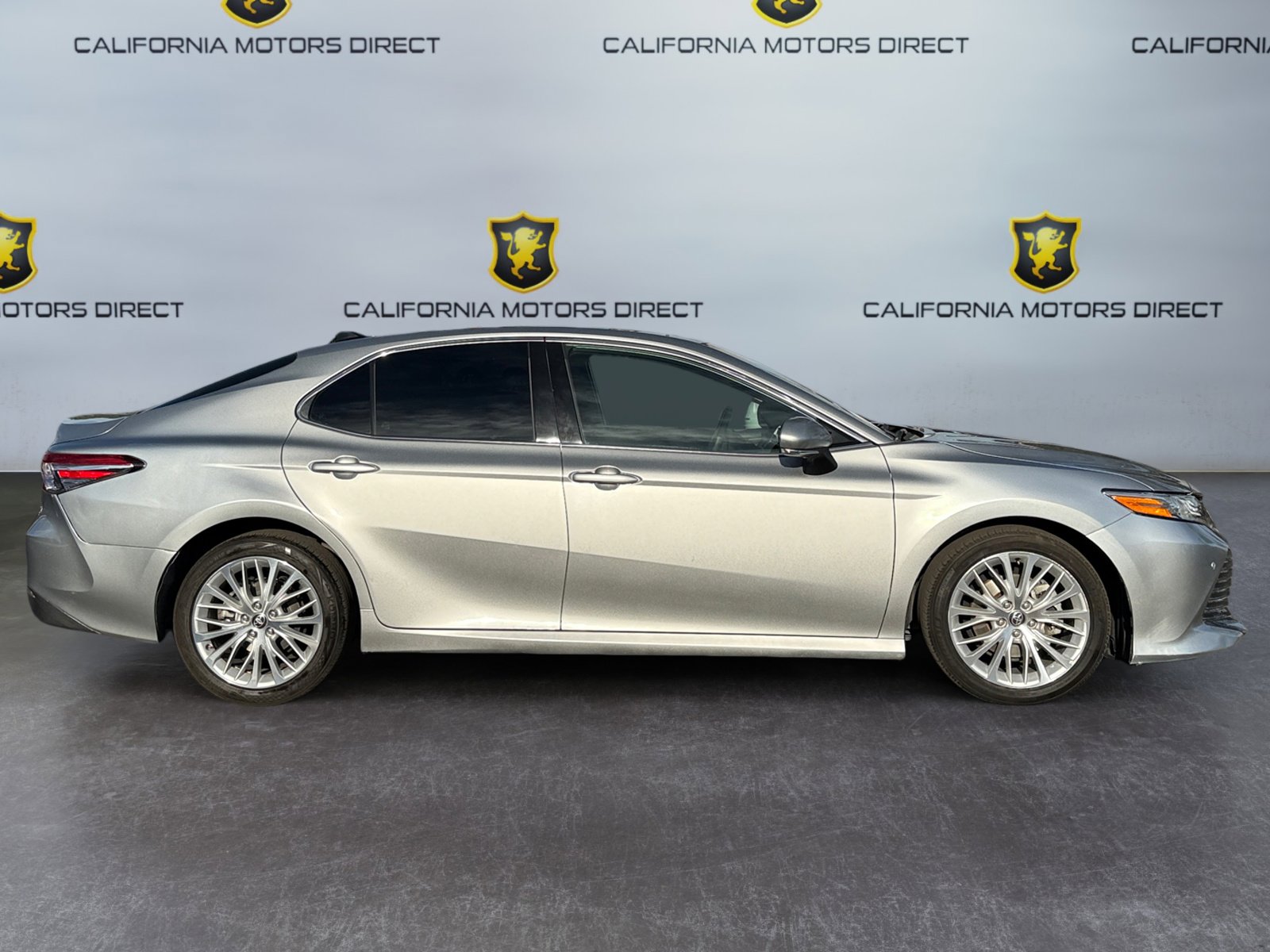 Used 2020 Toyota Camry XLE image 6