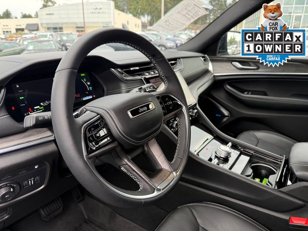 Used 2024 Jeep Grand Cherokee Overland w/ Trailer Tow Package image 11