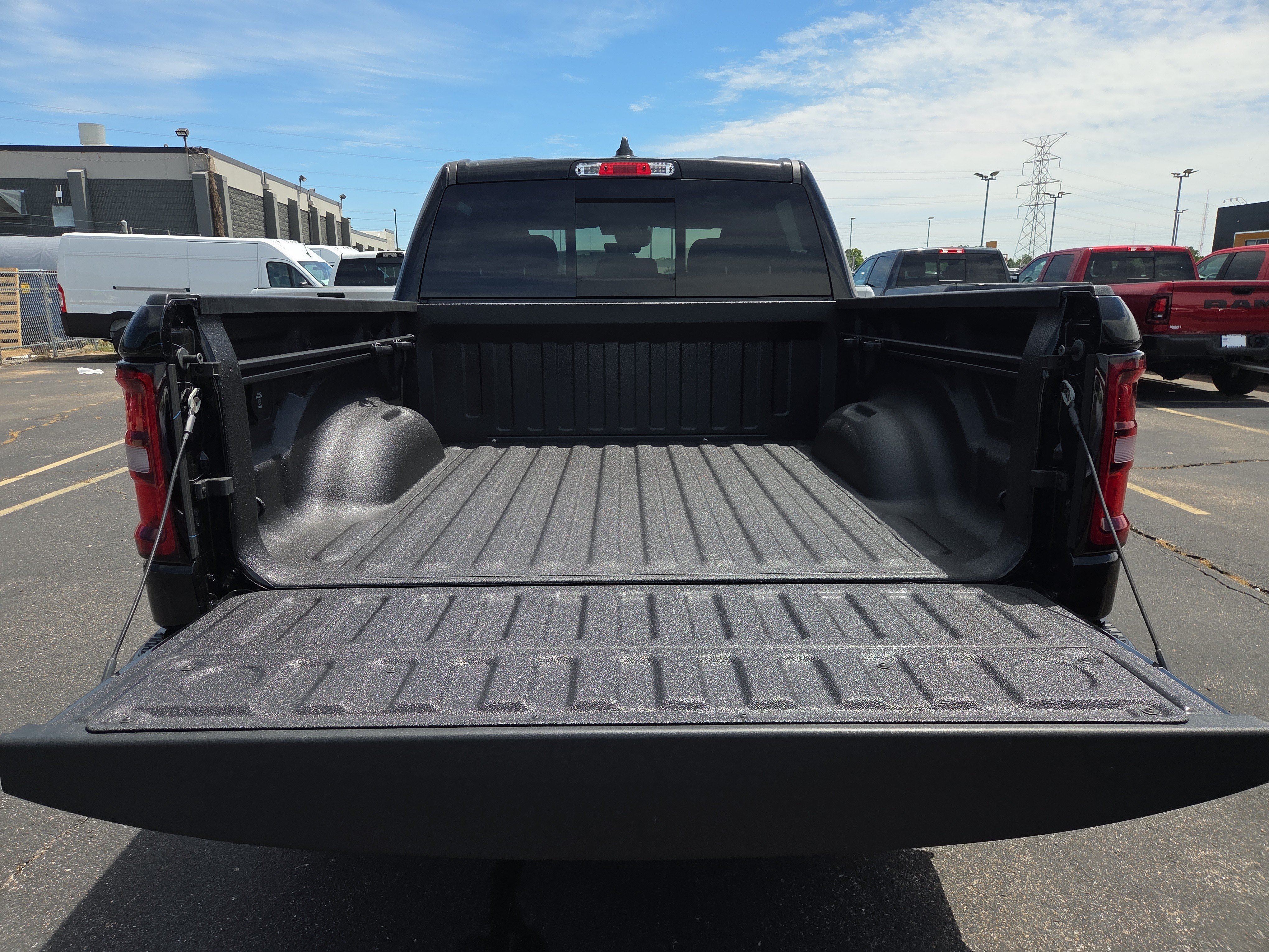 New 2026 RAM 1500 Warlock AWD/4WD image 8