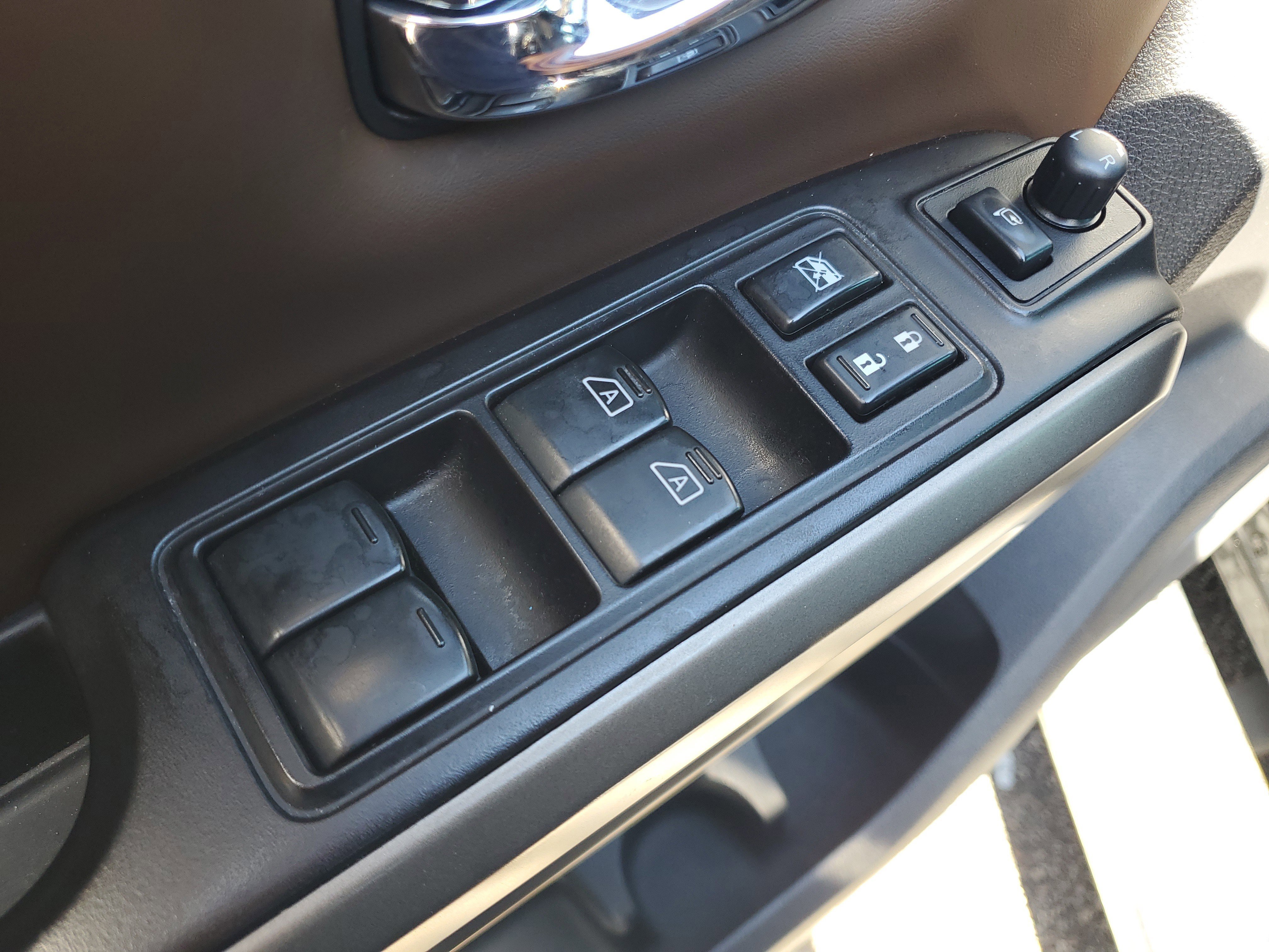 Used 2020 Nissan Titan Platinum Reserve w/ Moonroof Package AWD/4WD image 8