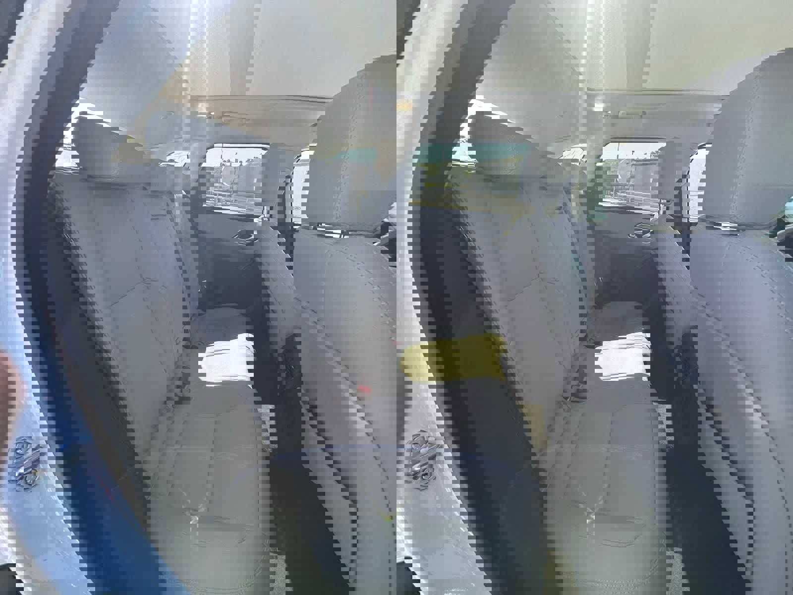 Used 2025 Land Rover Range Rover Velar Dynamic SE image 10