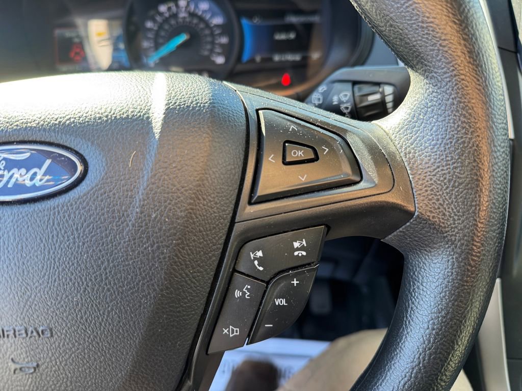 Certified 2024 Ford Edge SE w/ Black Appearance Package image 38