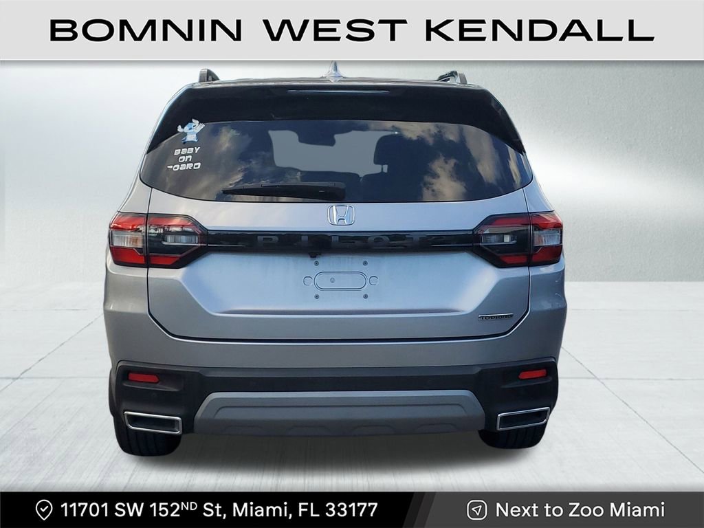 Used 2023 Honda Pilot Touring image 6