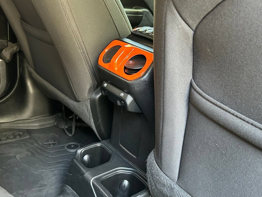 Used 2022 Jeep Wrangler Unlimited Sport AWD/4WD image 38