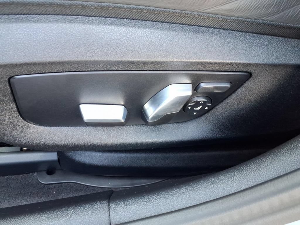 Used 2023 BMW 530i xDrive AWD/4WD image 15
