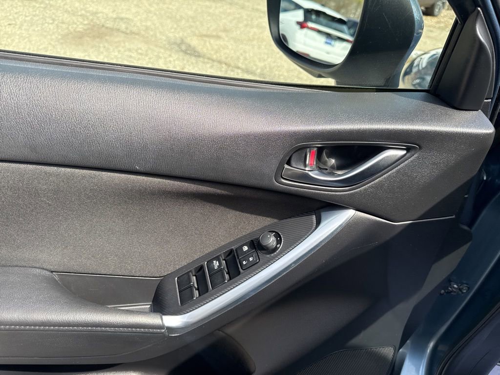 Used 2016 MAZDA CX-5 Touring image 12