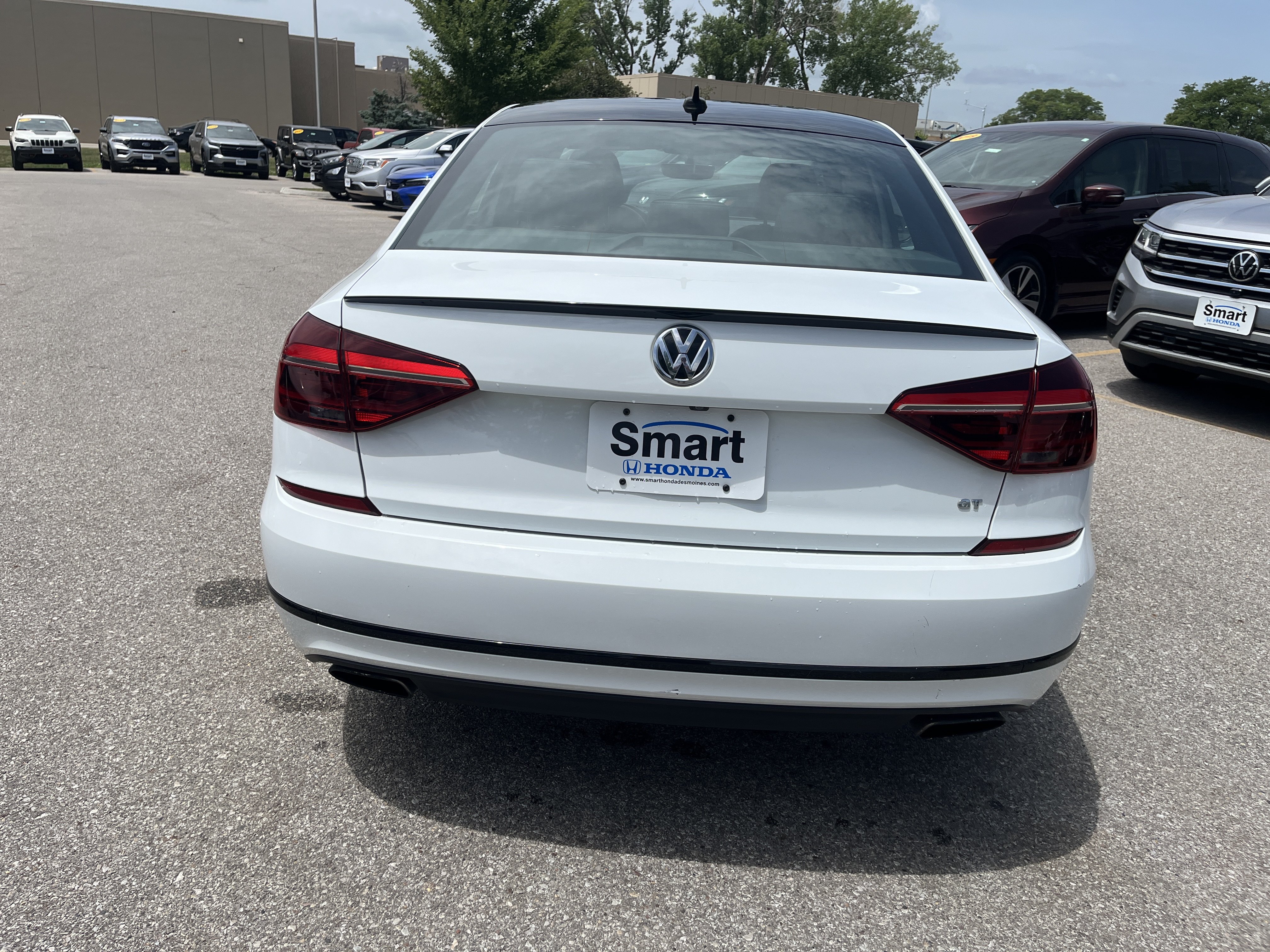 Used 2018 Volkswagen Passat GT FWD image 10