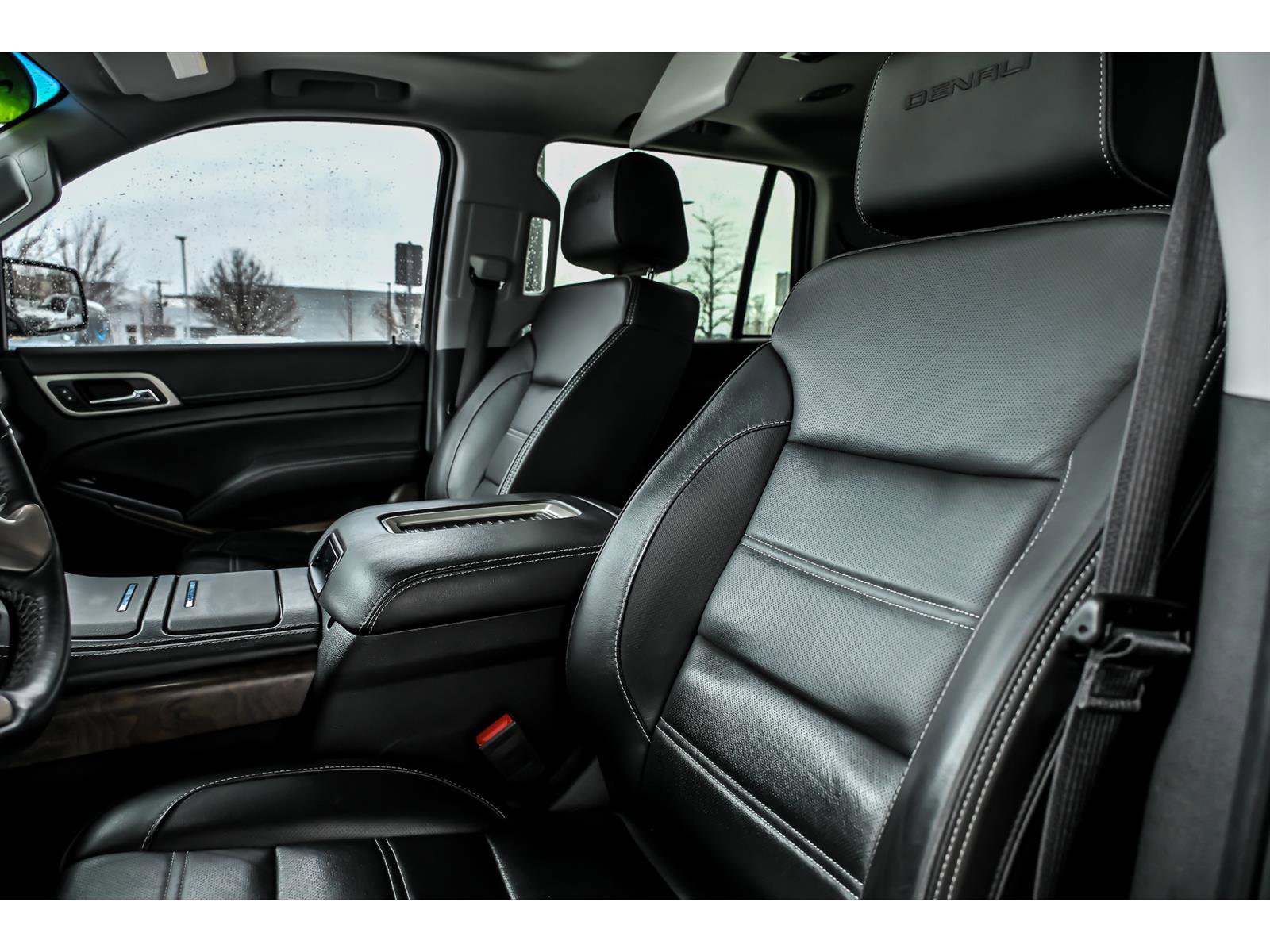 Used 2019 GMC Yukon Denali w/ Denali Ultimate Package image 12