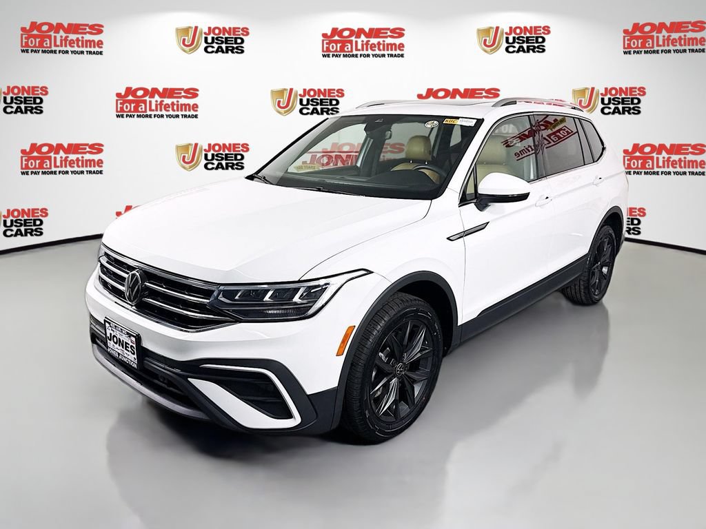 Used 2024 Volkswagen Tiguan SE AWD/4WD image 12