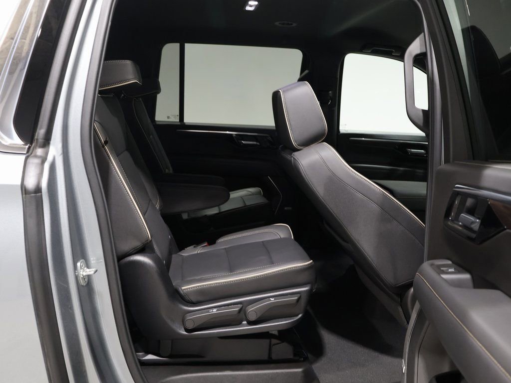 Used 2025 Chevrolet Suburban Premier image 20
