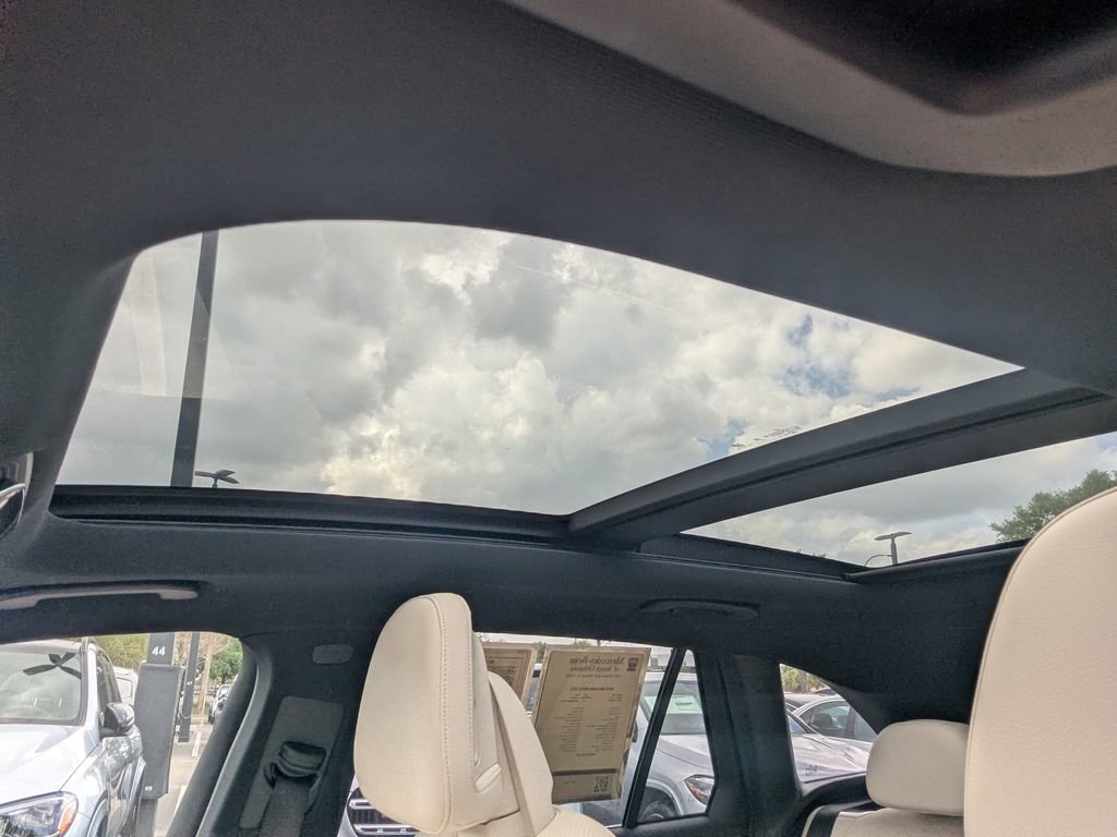 Certified 2025 Mercedes-Benz GLC 350e 4MATIC image 7