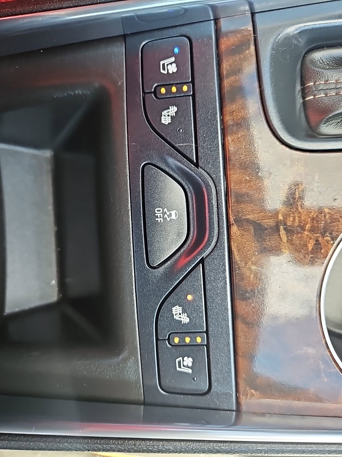 Used 2014 Chevrolet Impala LTZ FWD image 25