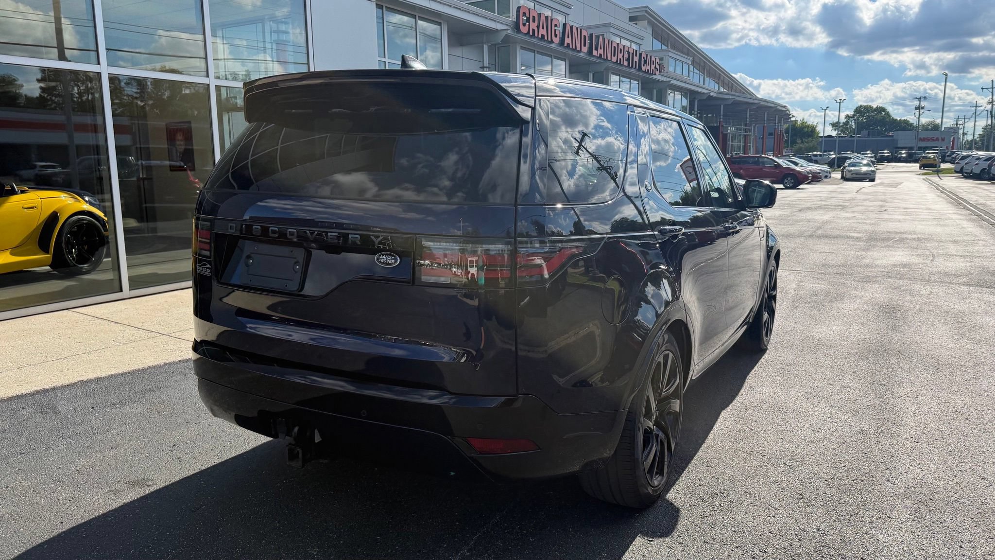 Used 2021 Land Rover Discovery S R-Dynamic AWD/4WD image 4