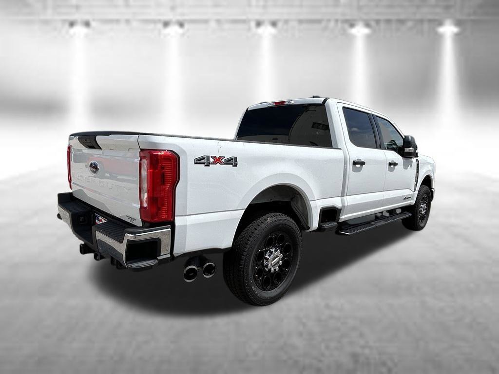 Used 2025 Ford F250 XLT AWD/4WD image 4