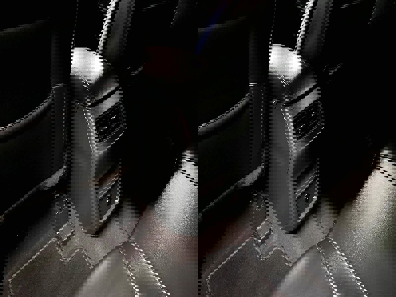 Used 2024 Ford Edge SEL image 54