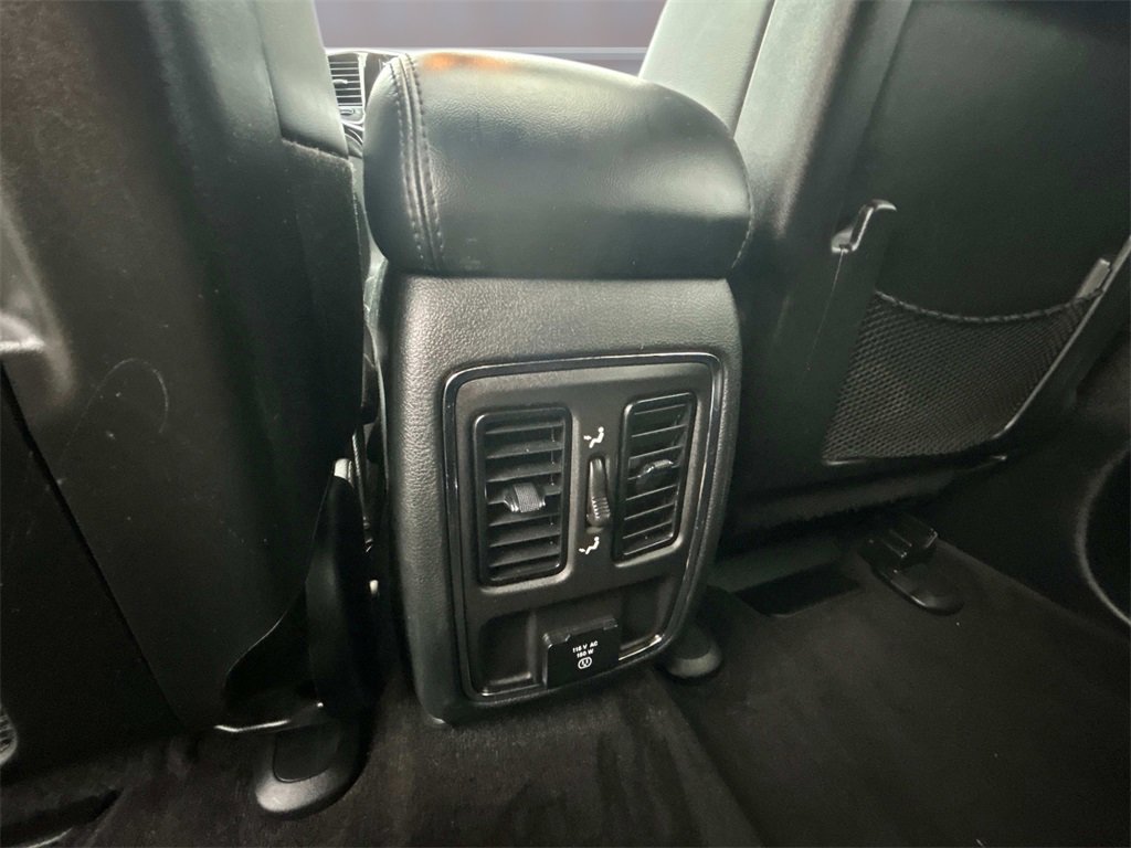 Used 2022 Jeep Grand Cherokee Laredo X image 13