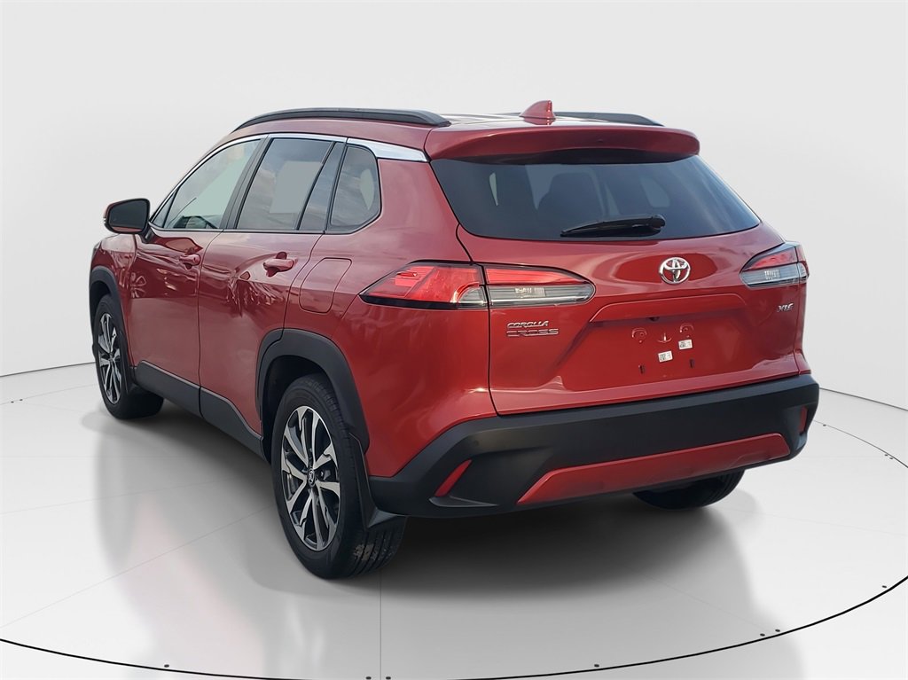 Used 2023 Toyota Corolla Cross XLE image 5