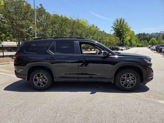 Used 2025 Honda Pilot TrailSport image 7